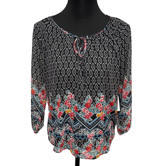 Almost Famous Black and White Graphic Tunic Blouse - Picture 1 of 9